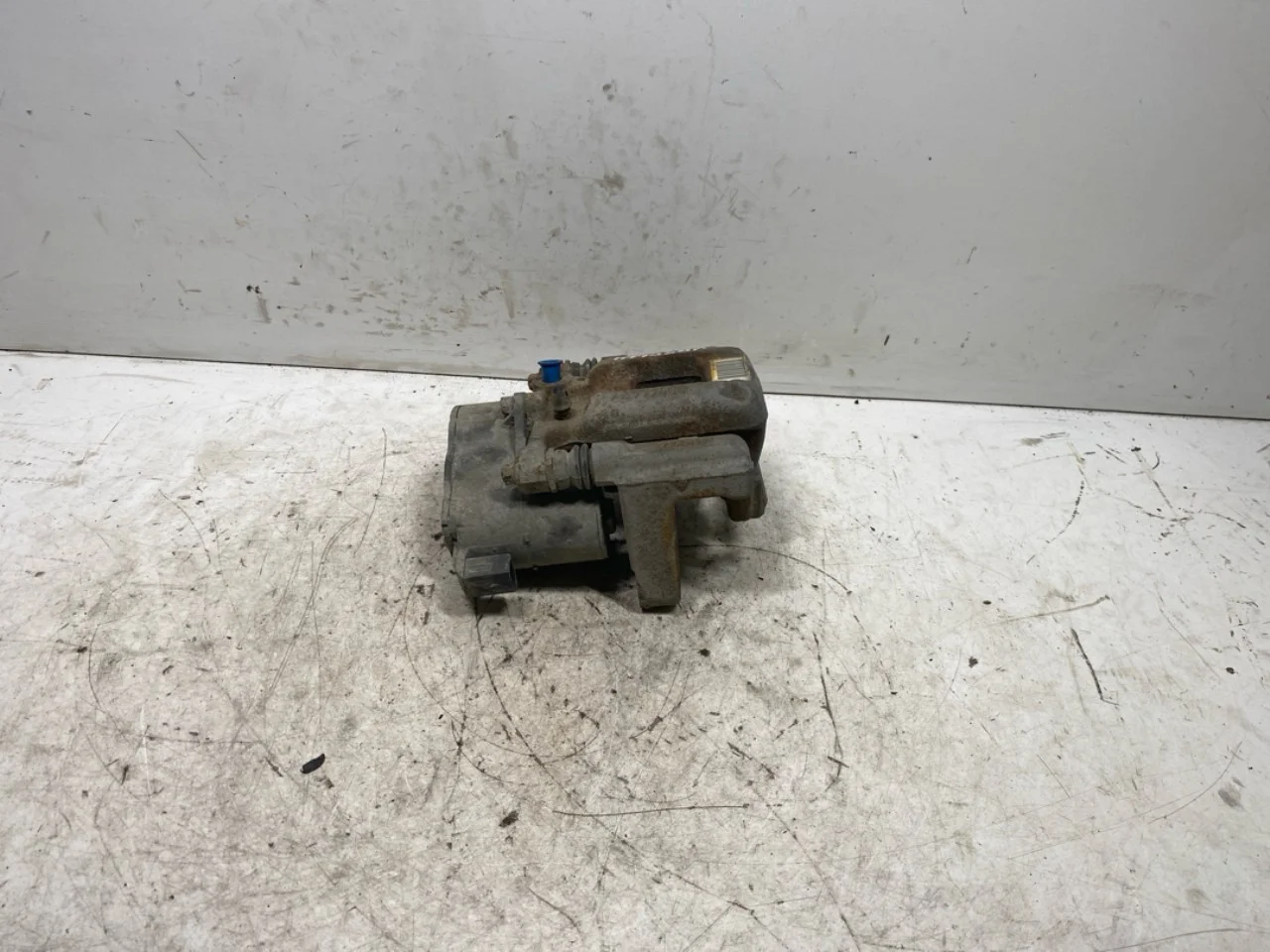 Citroen C4/E-C4 C4X/E-C4X 21->> Féknyereg, hátsó, bal nézet 4