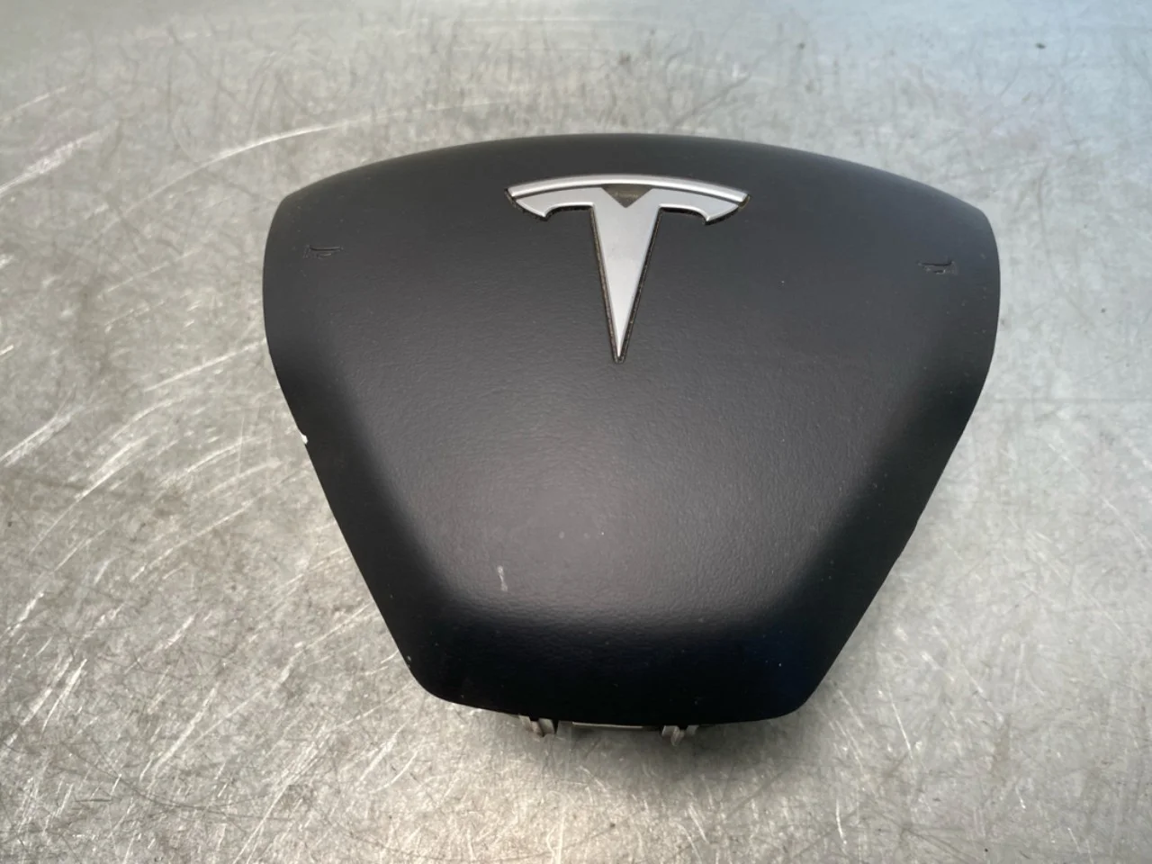 Tesla MODEL 3 2017--> Légzsák, kormánypárna