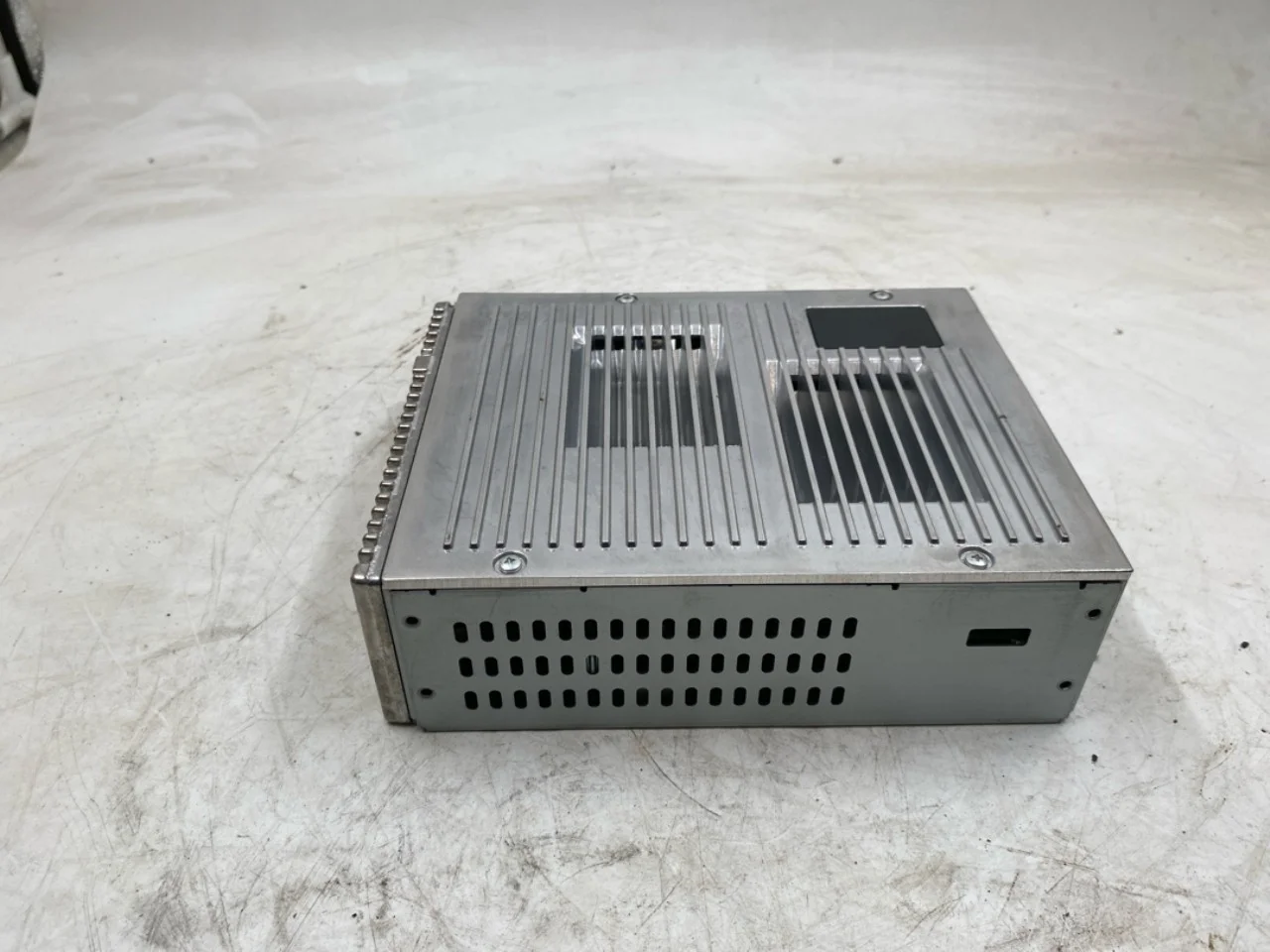 Maxus EUNIQ5 MPV 2021- Radio / hi-fi, other view 2