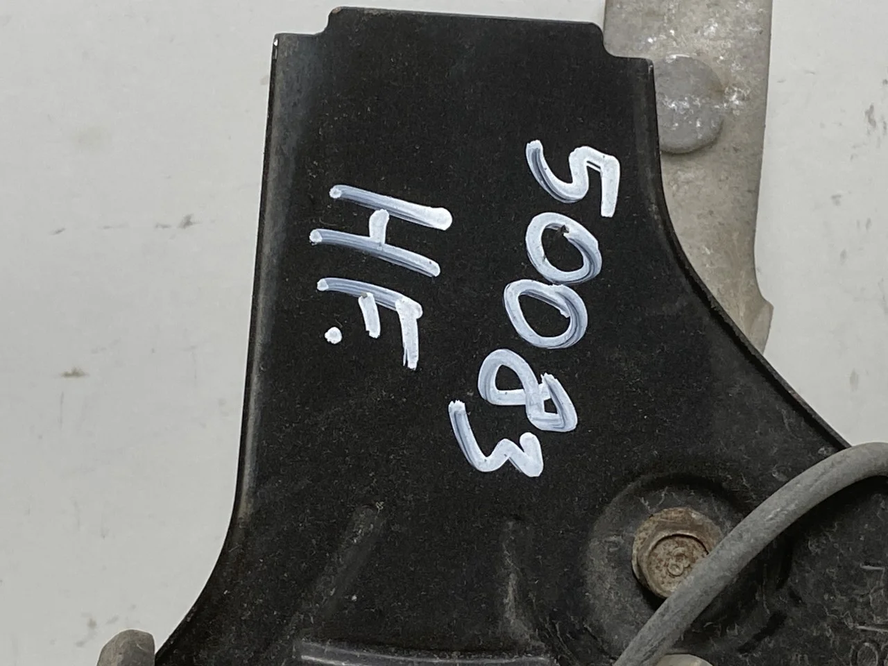 Kia EV6 2022- Front right steering knuckle view 2