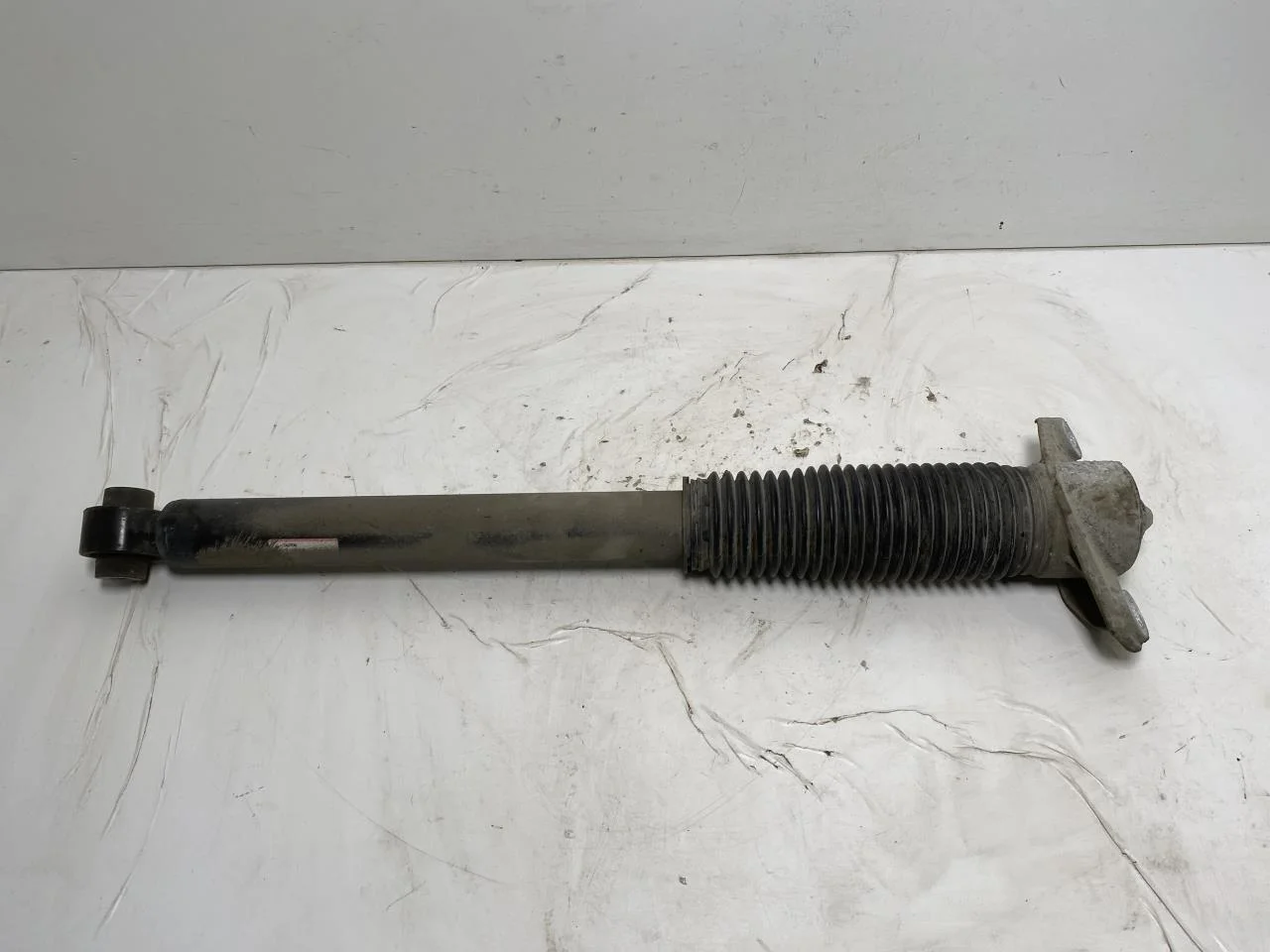 Kia EV6 2022- Shock absorber, rear view 3
