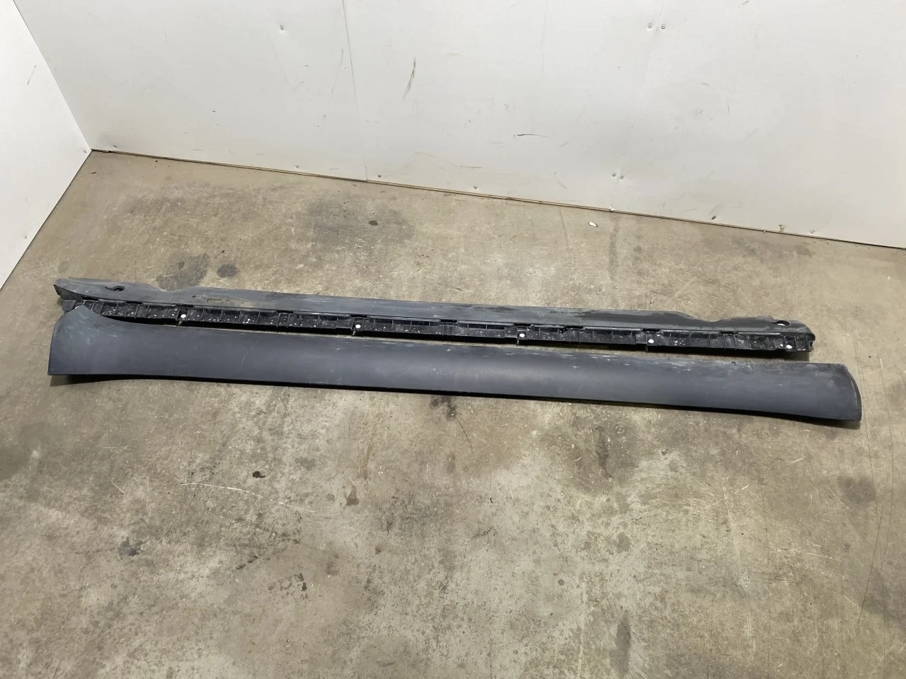 Tesla MODEL Y 2021- Küszöb burkolat, bal