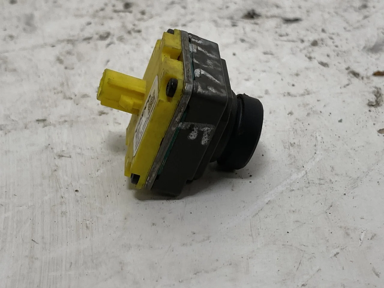 Volvo EX30 2024- Exterior camera view 4