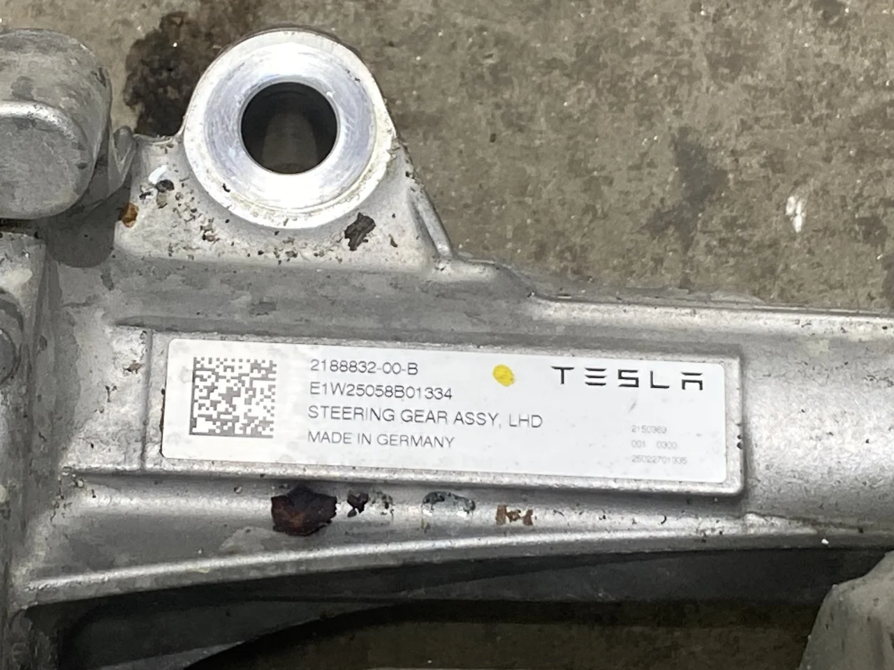 Tesla MODEL Y 2021- Szervo kormánymű / fogasléc, elektromos nézet 4