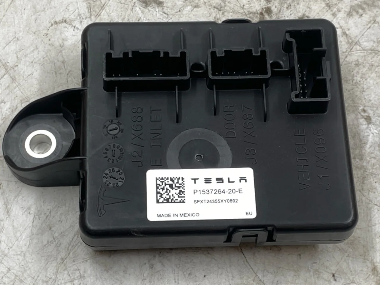 Tesla MODEL Y 2021- Vezérlőegység, egyéb