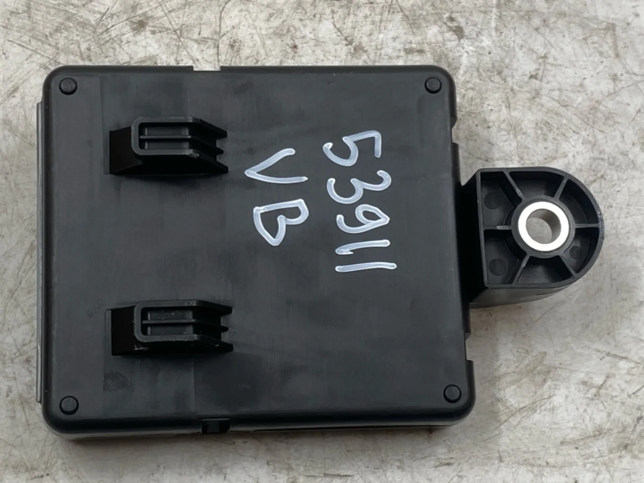Tesla MODEL Y 2021- Vezérlőegység, egyéb nézet 2