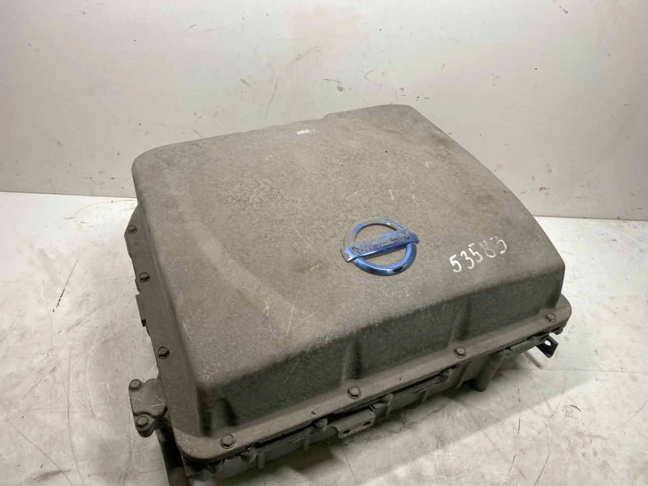 Nissan LEAF 2011-17 Battery charger view 3