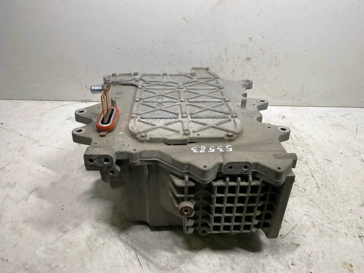 Nissan LEAF 2011-17 Inverter, 12-220V view 3