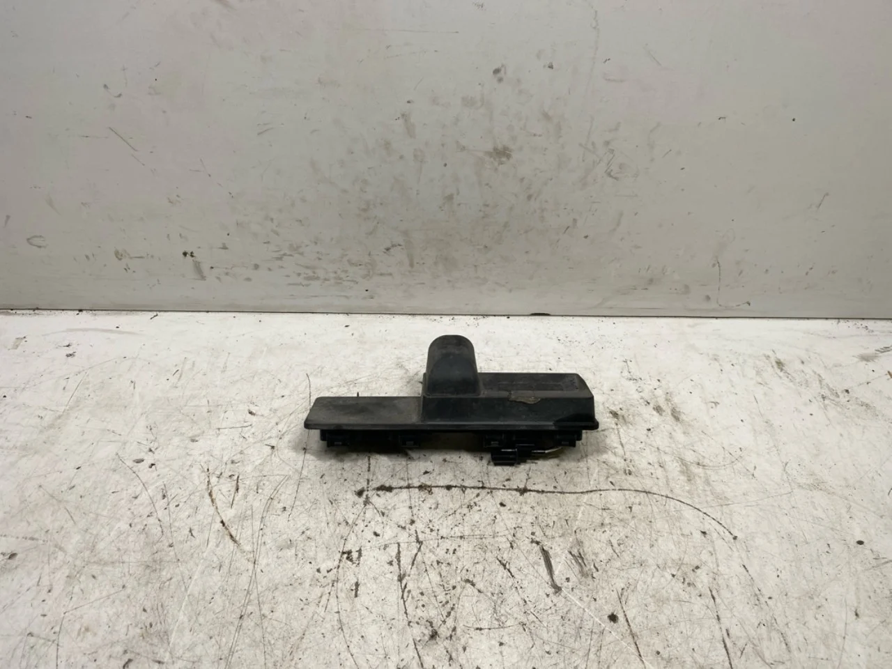 Kia EV6 2022- Tailgate exterior handle view 2