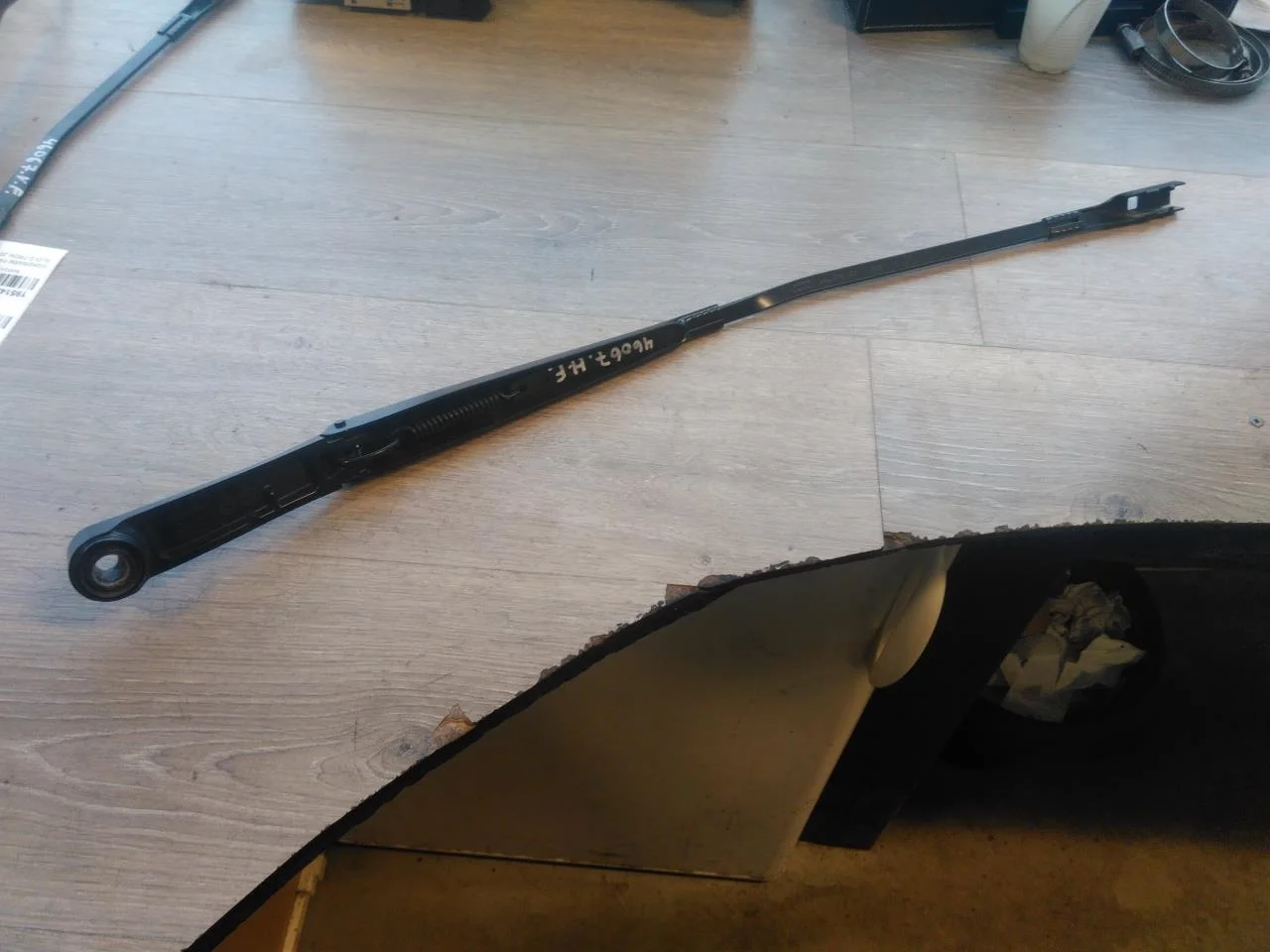 Audi E-TRON, S GE 2019- Windshield wiper arm(s) view 2