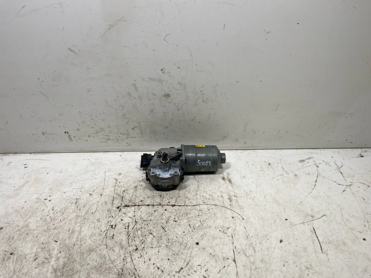 Kia EV6 2022- Windshield wiper motor view 2