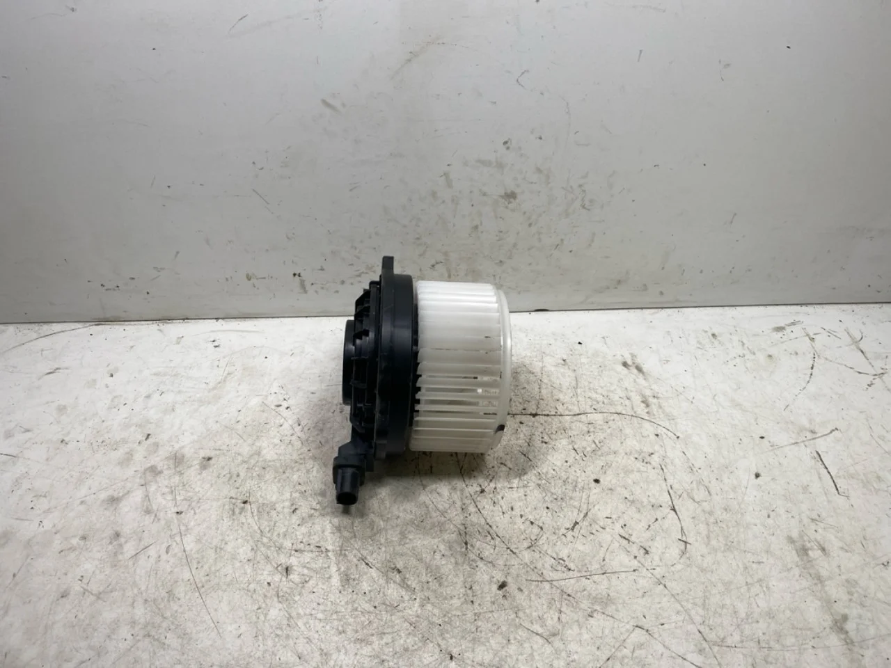 Kia EV6 2022- Fűtésventilátor motor nézet 2