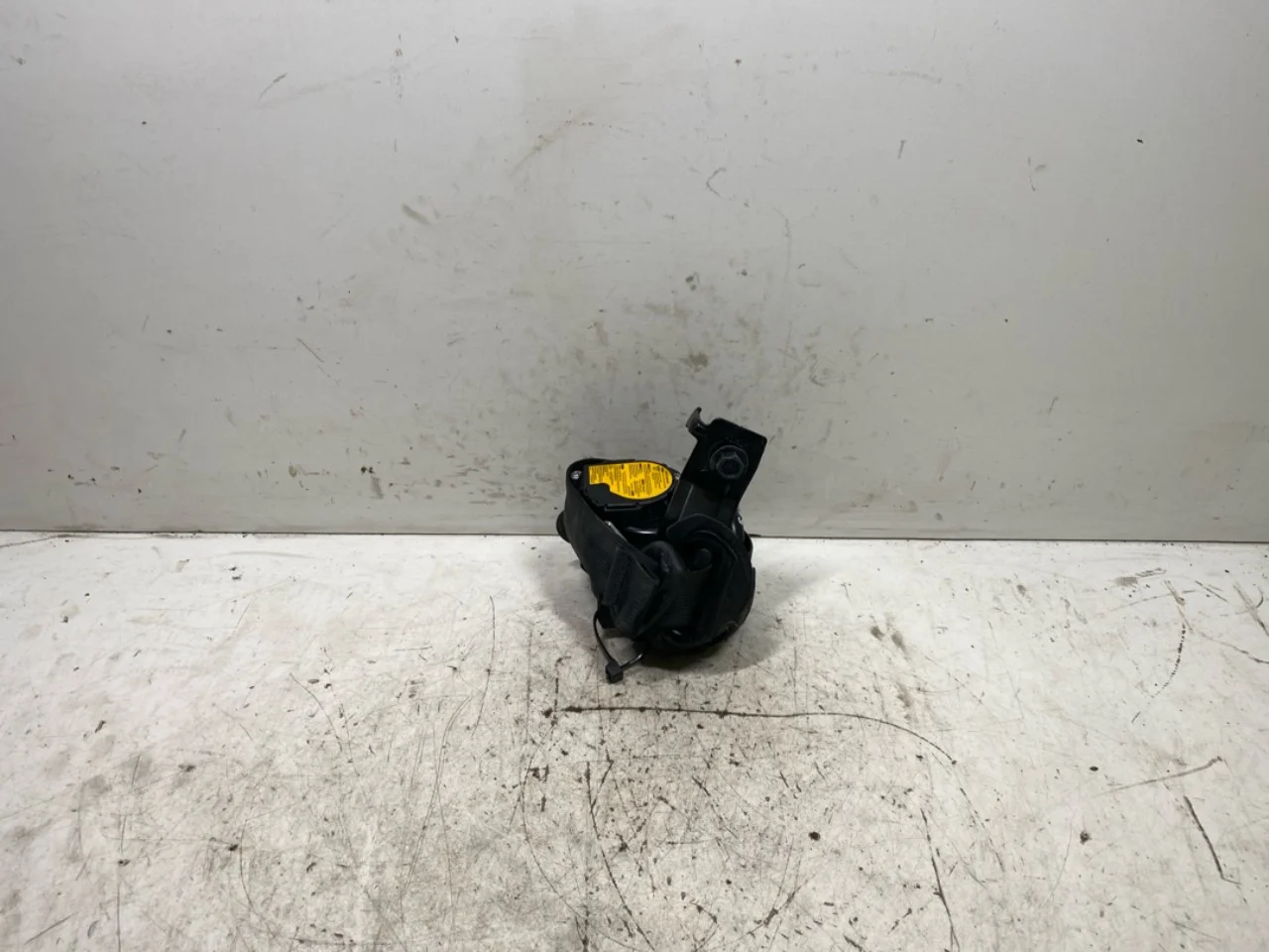 Kia EV6 2022- Rear right seat belt view 3