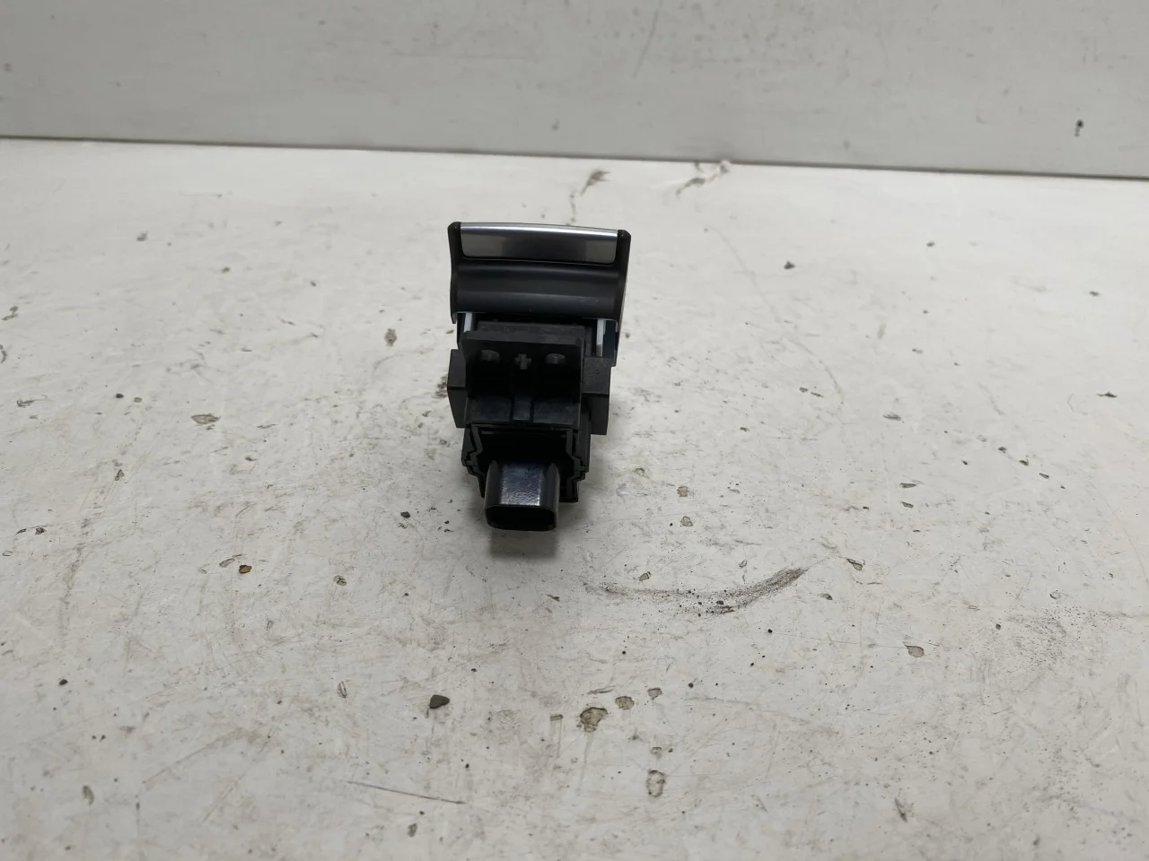 Ford MUSTANG MACH-E 2021- Rögzítőfék kapcsoló nézet 3