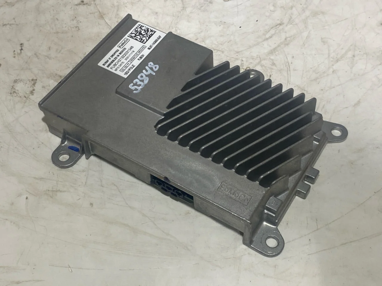 Ford MUSTANG MACH-E 2021- Radio / hi-fi amplifier