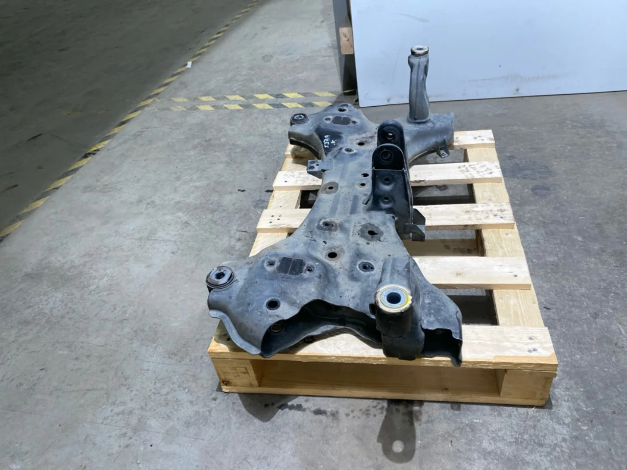 Hyundai KONA / ELECTRIC 2018-23 Front subframe view 4