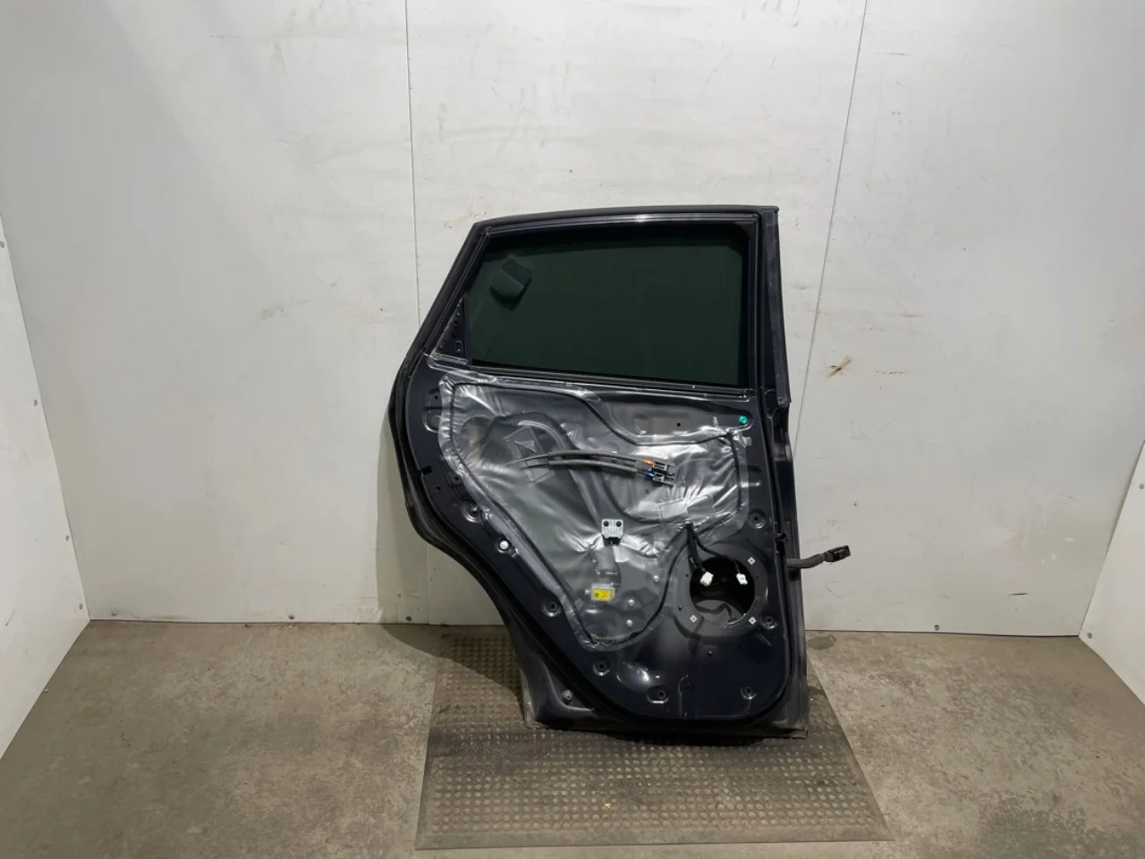Hyundai KONA / ELECTRIC 2018-23 Ajtó, 4 ajtós, hátsó, bal nézet 4