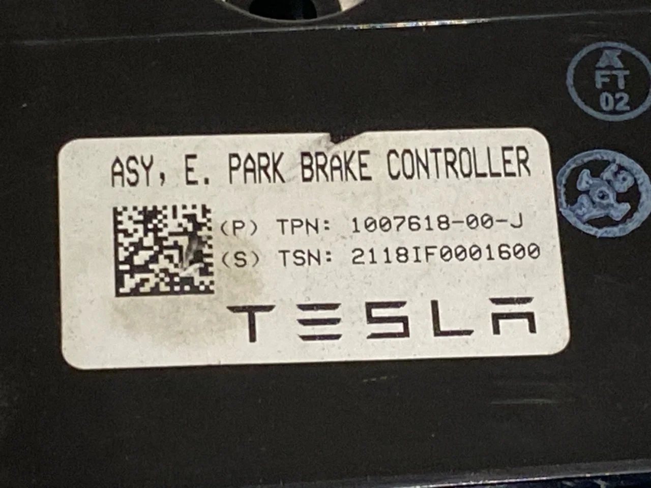 Tesla MODEL X 2016- Vezérlőegység, elektromos kézifék (EPB) nézet 3