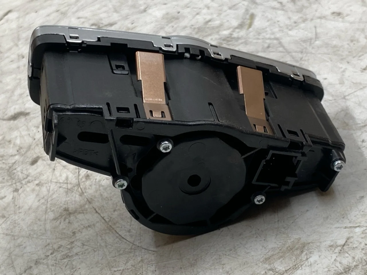 Mercedes EQC 2020- Headlight switch view 2