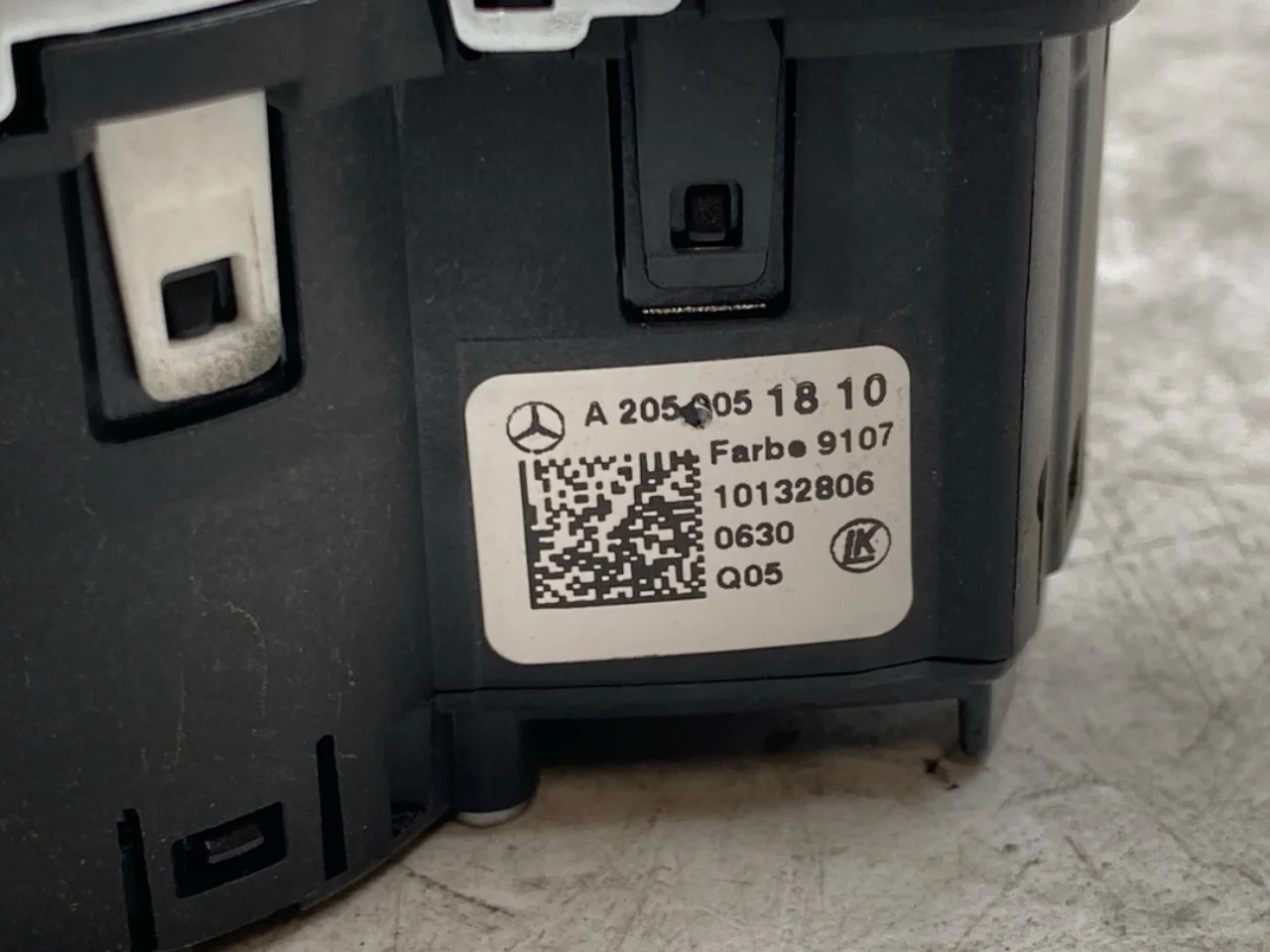Mercedes EQC 2020- Headlight switch view 3