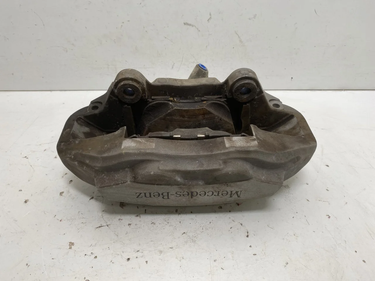 Mercedes EQC 2020- Front left brake caliper view 4