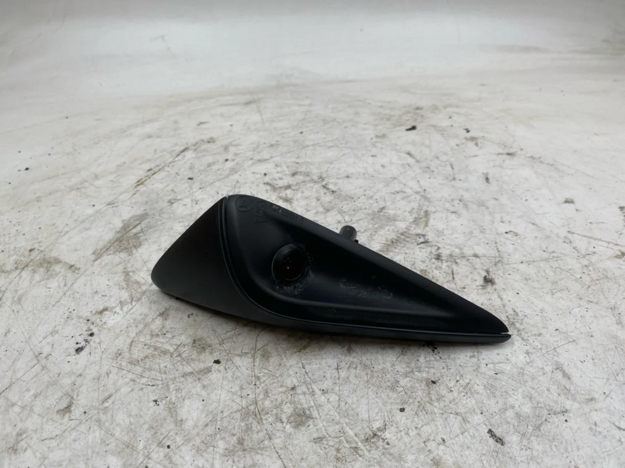 Tesla MODEL Y 2021- Exterior camera