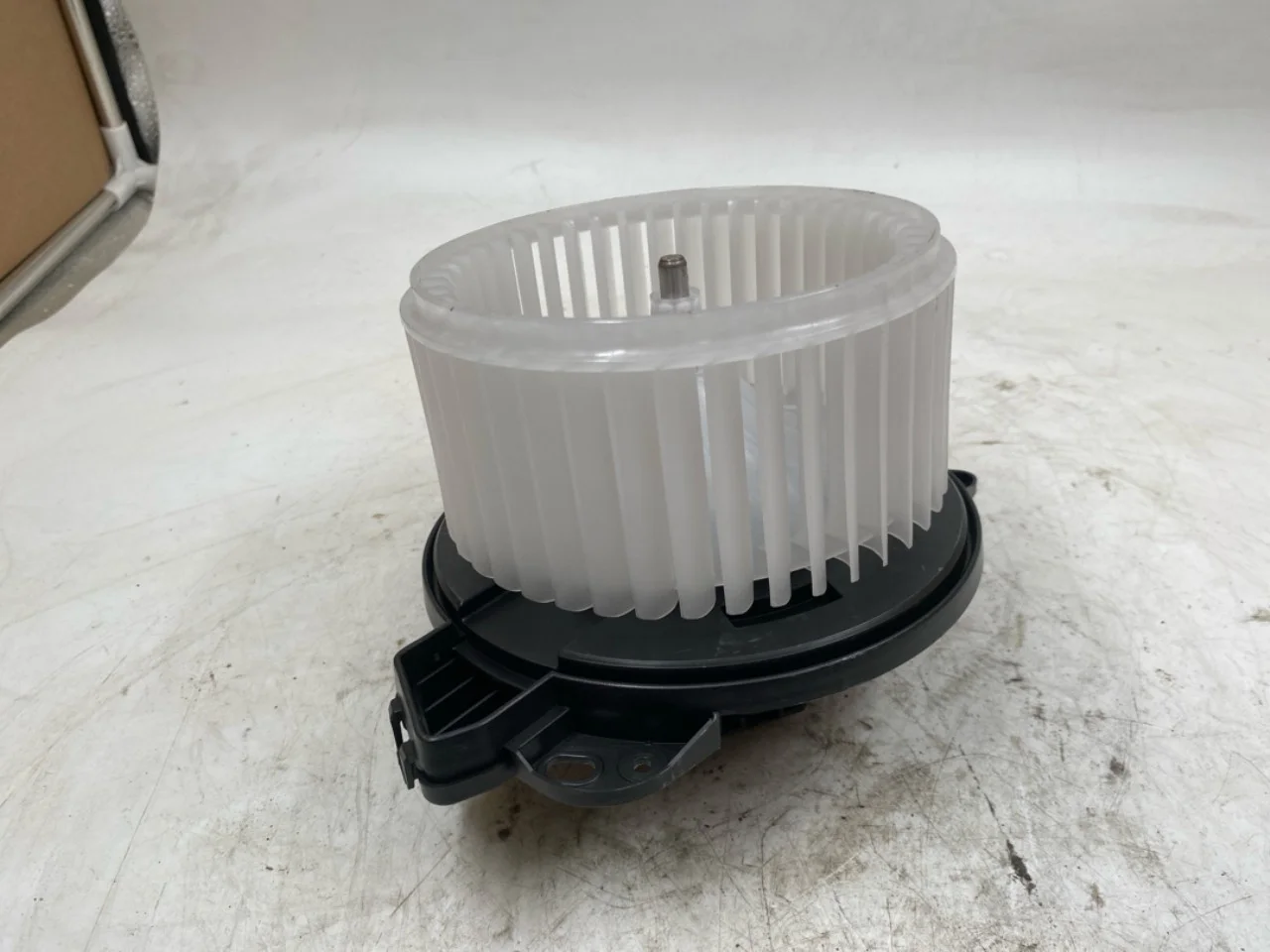 Tesla MODEL Y 2021- Fűtésventilátor motor nézet 2