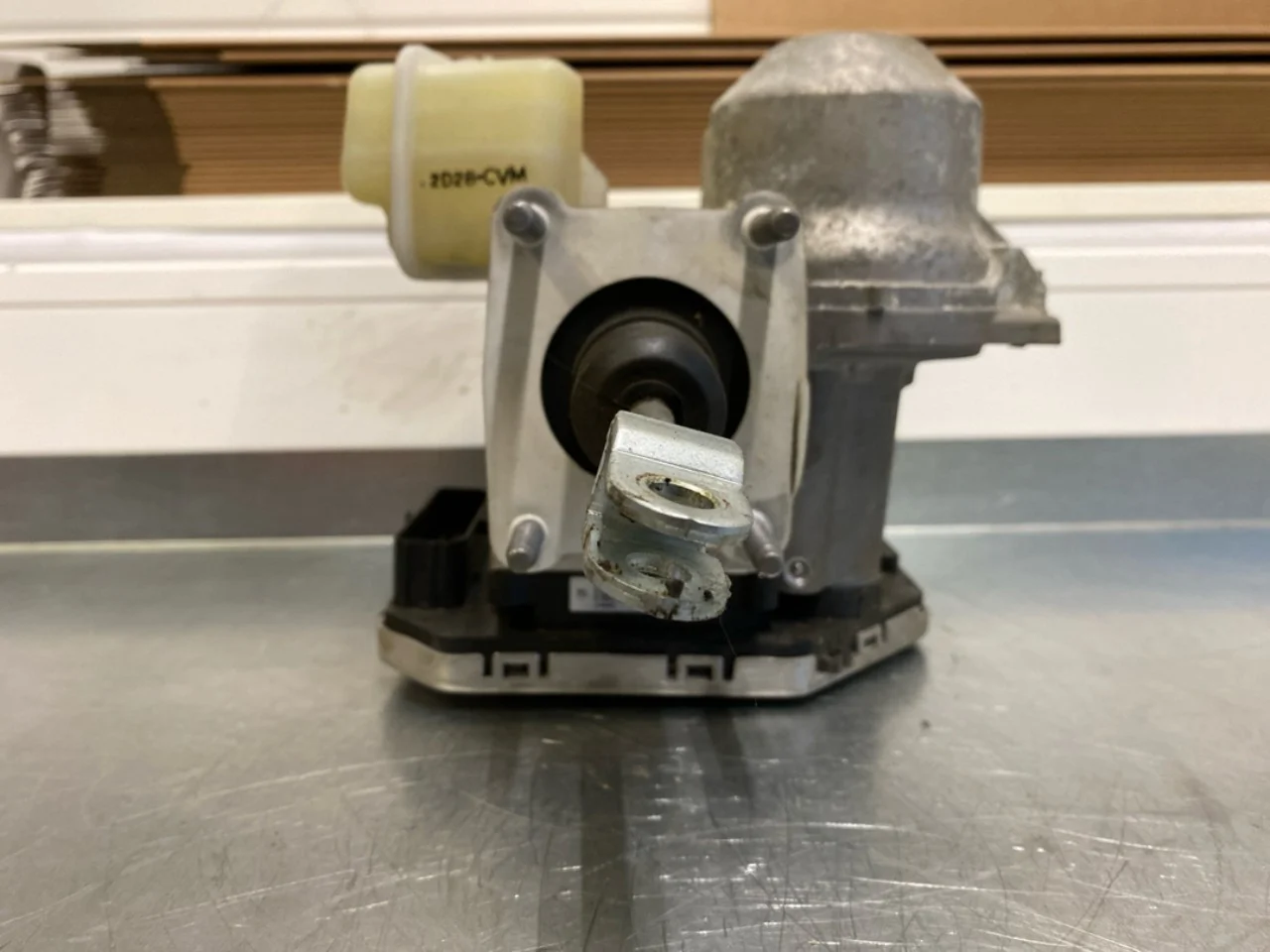 Kia EV6 2022- Brake booster view 3