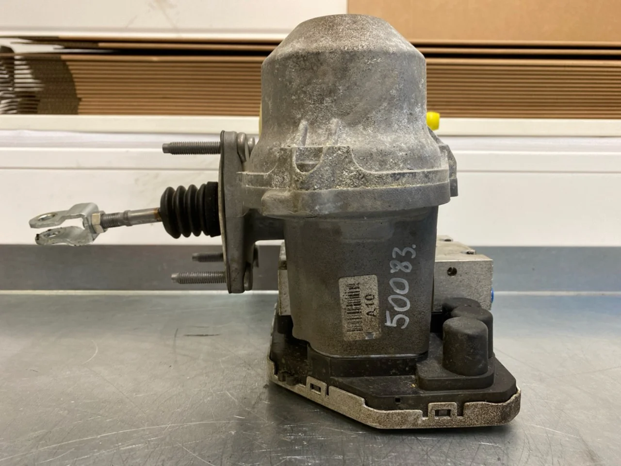 Kia EV6 2022- Brake booster view 4