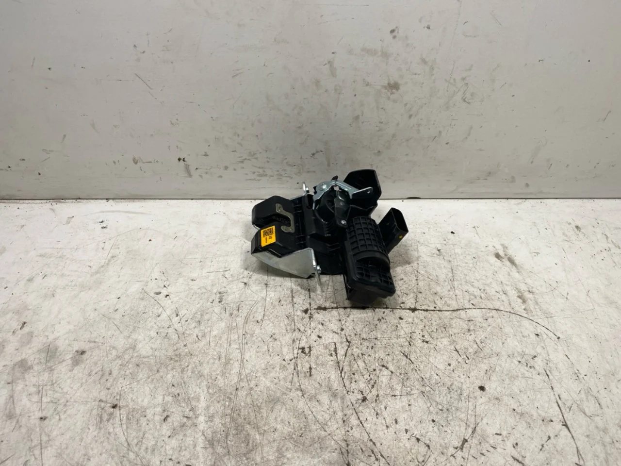 Kia EV6 2022- Tailgate lock