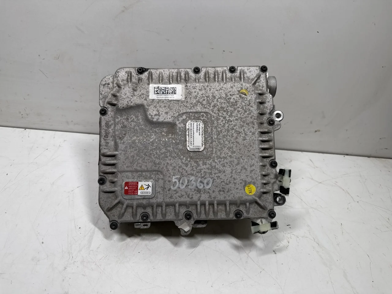 Audi Q4 E-TRON FZ 2021- Invertor, 12-220V