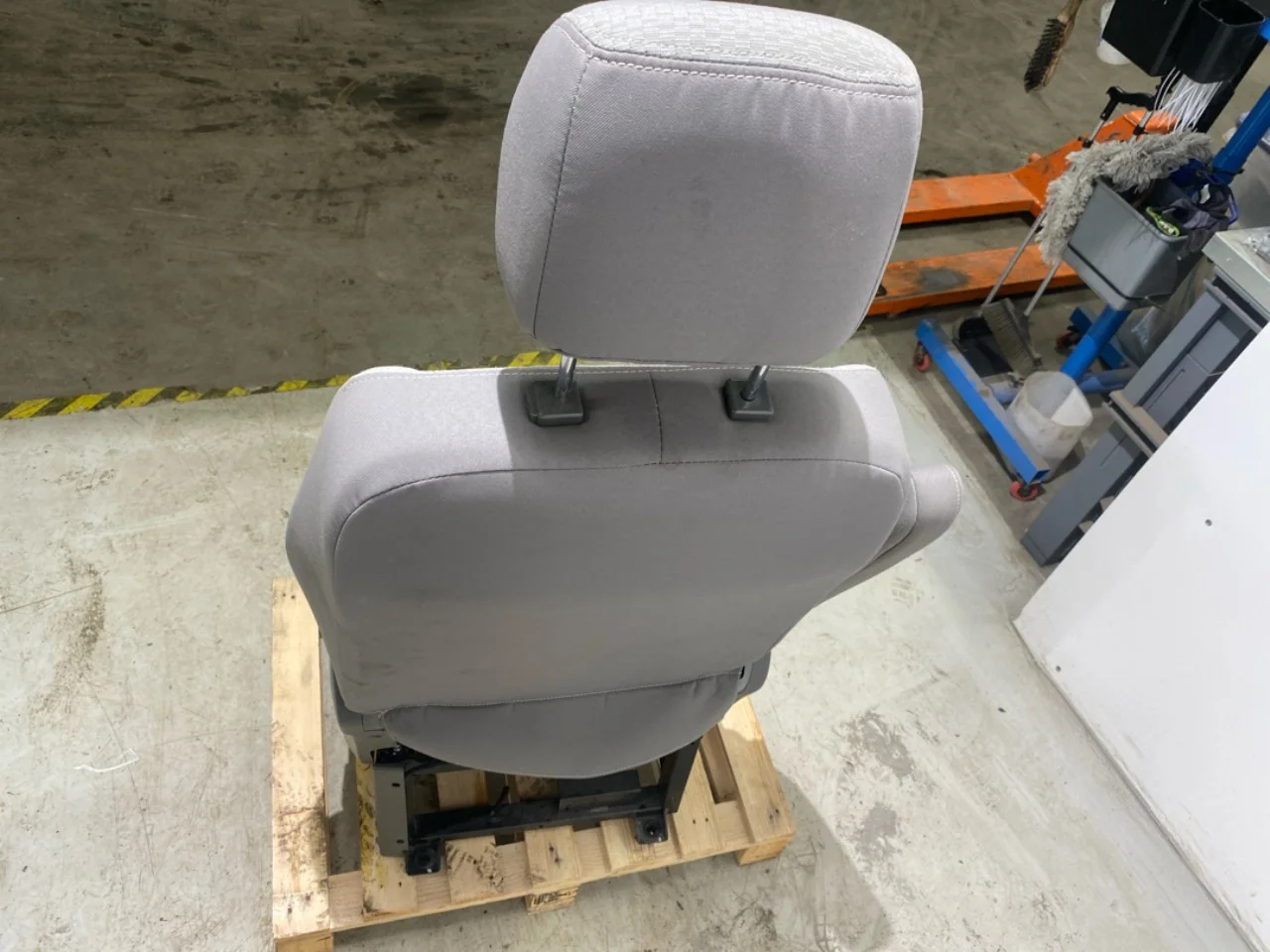 Maxus EV80 2019-> Ülés, első, bal nézet 4