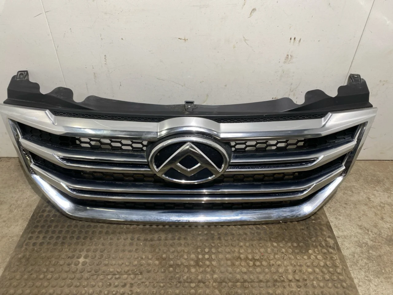 Maxus EV80 2019-> Hűtőrács, komplett