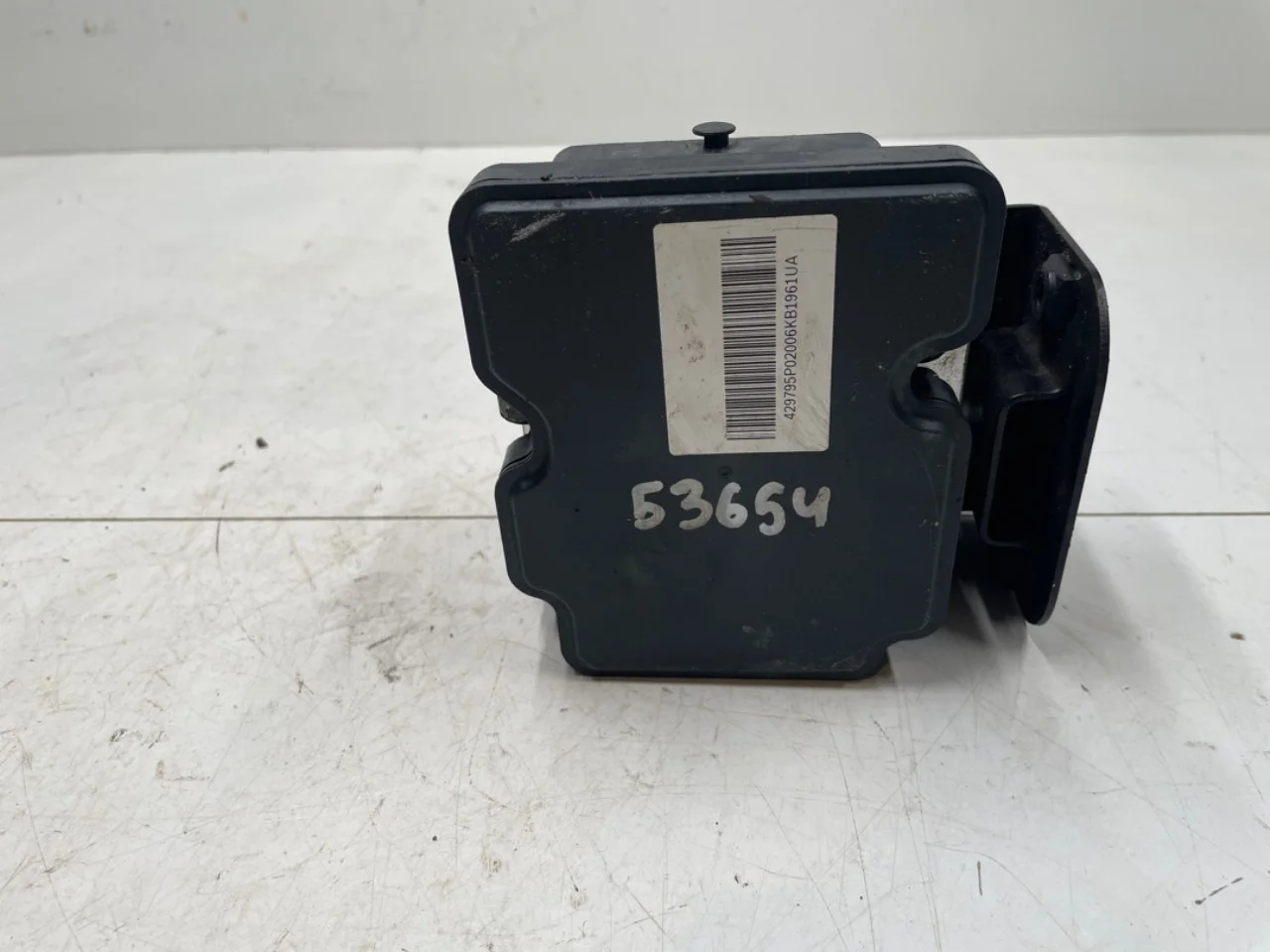 Maxus EV80 2019-> ABS hydraulic unit view 3