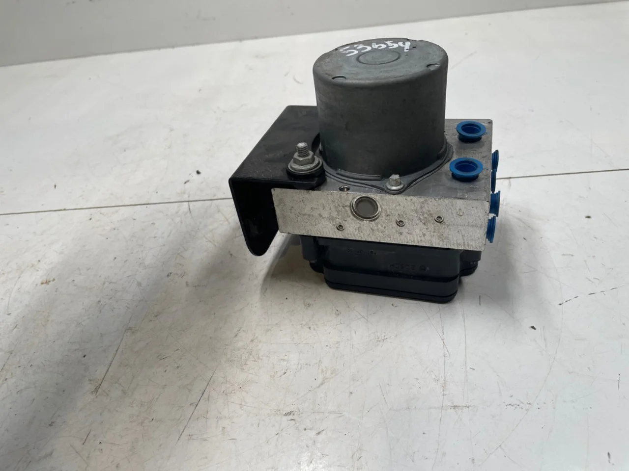 Maxus EV80 2019-> ABS hydraulic unit view 4