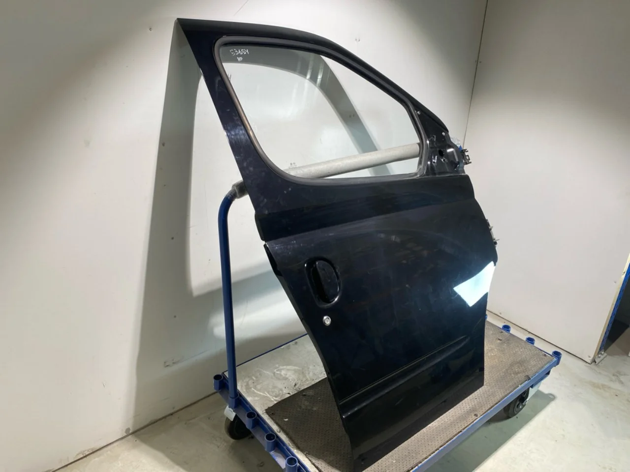 Maxus EV80 2019-> Ajtó, 4 ajtós, első, jobb nézet 2