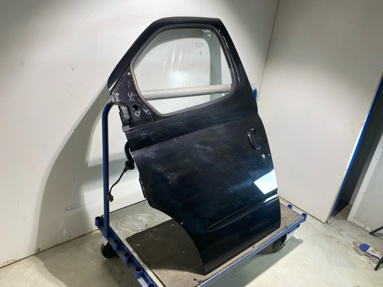 Maxus EV80 2019-> Door, 4-door, front left view 2