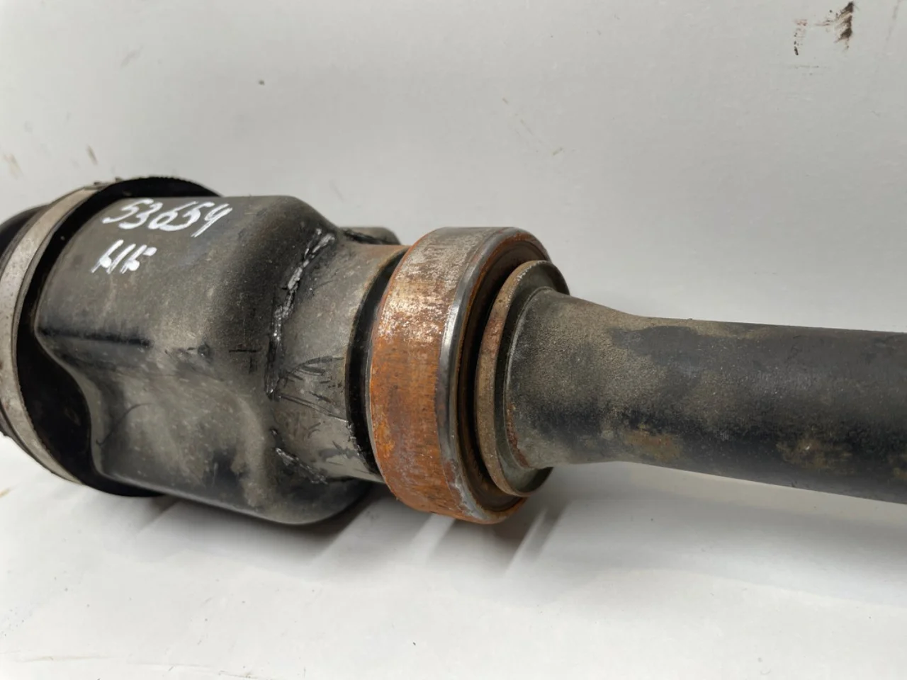 Maxus EV80 2019-> Front right driveshaft view 3