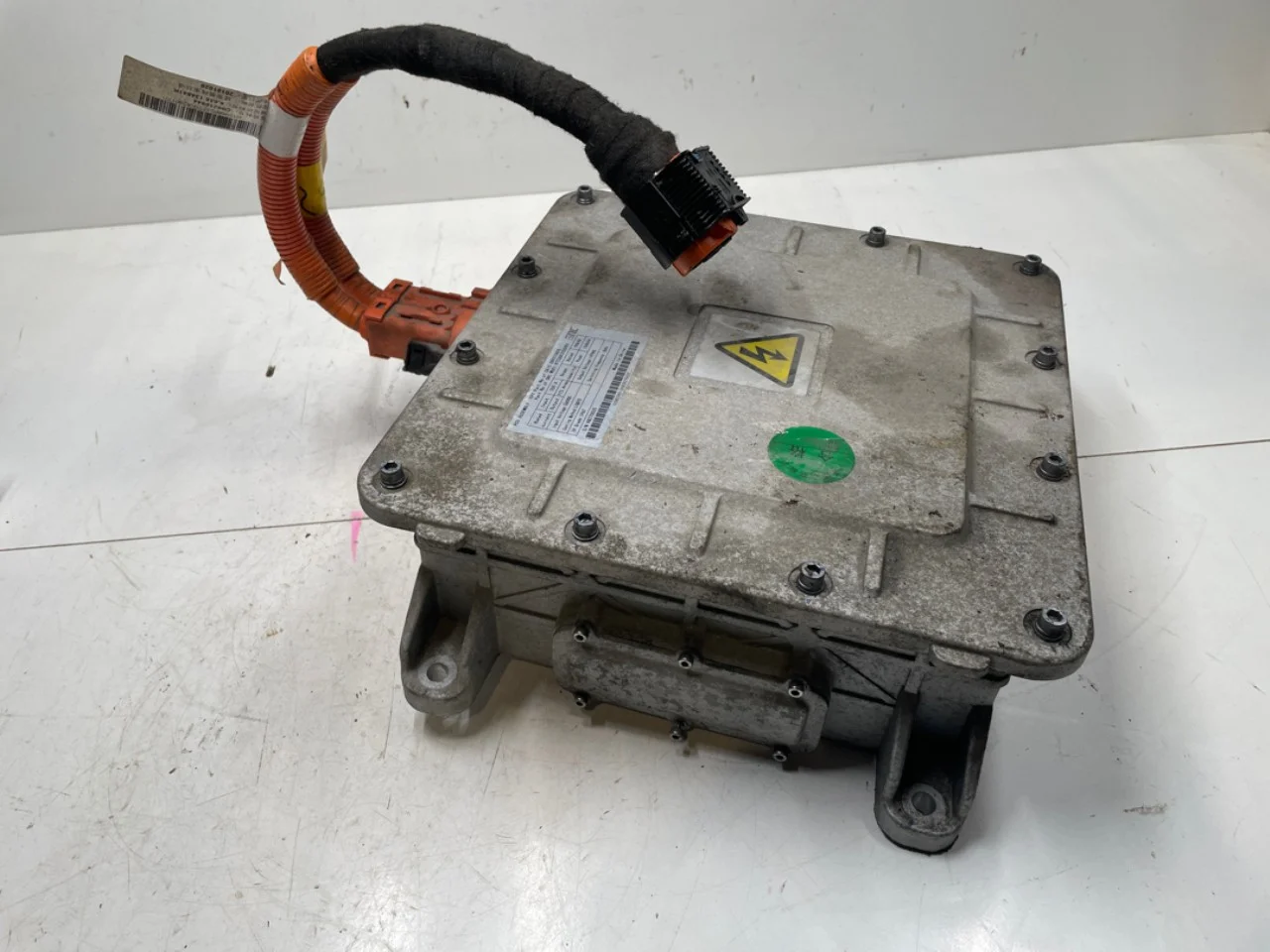 Maxus EV80 2019-> Inverter, 12-220V view 3