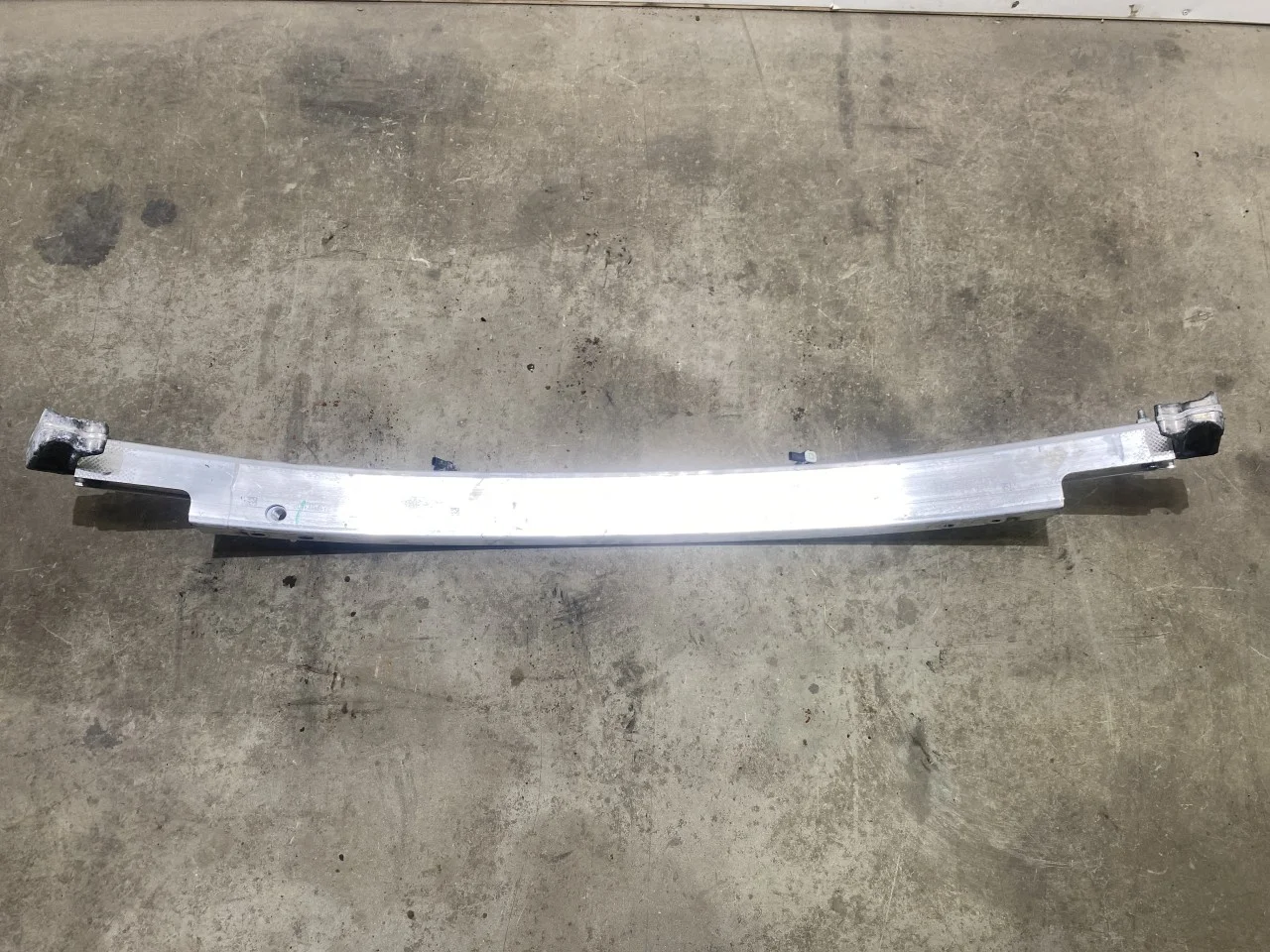 Tesla MODEL Y 2021- Bumper reinforcement beam, front view 2