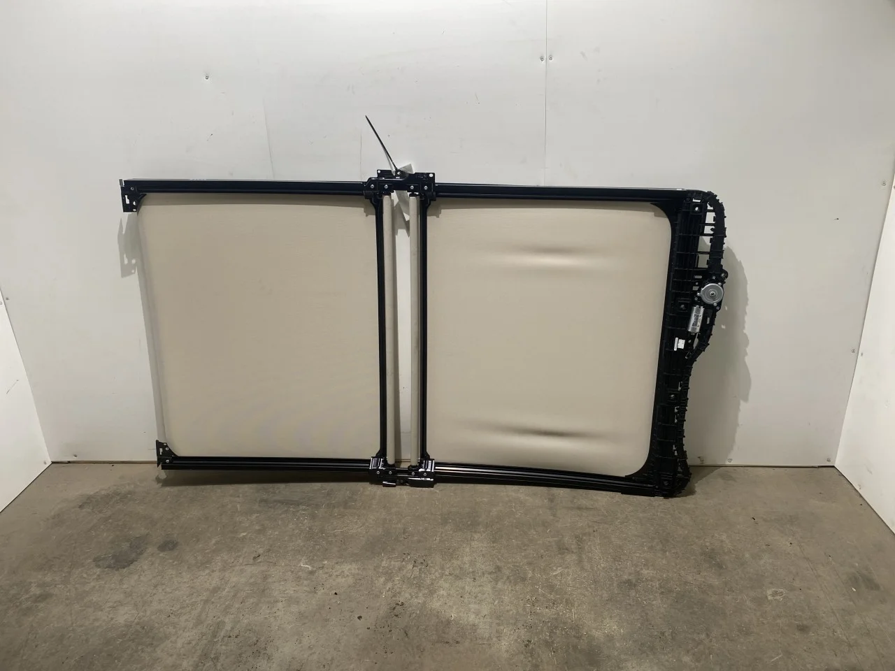 Mercedes EQS SUV X296 2022- Sunroof view 2