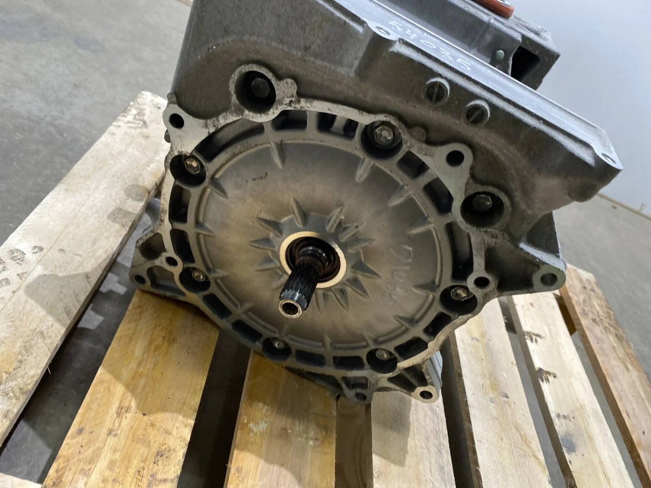 Nissan LEAF 2011-17 Front electric motor view 2