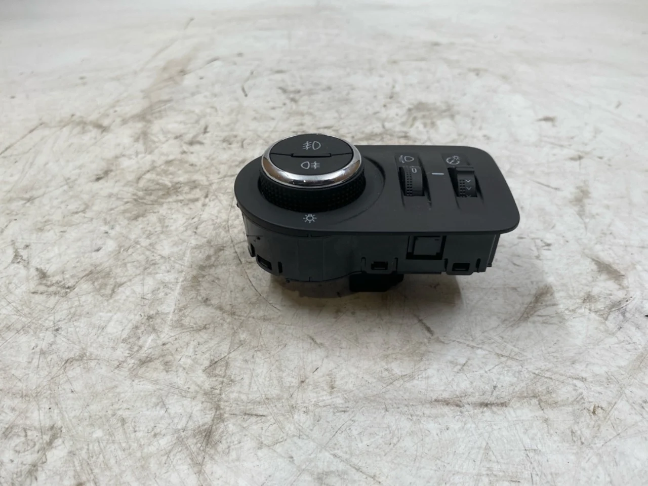 Opel / Vauxhall OPEL MOKKA 21 > Headlight switch view 2