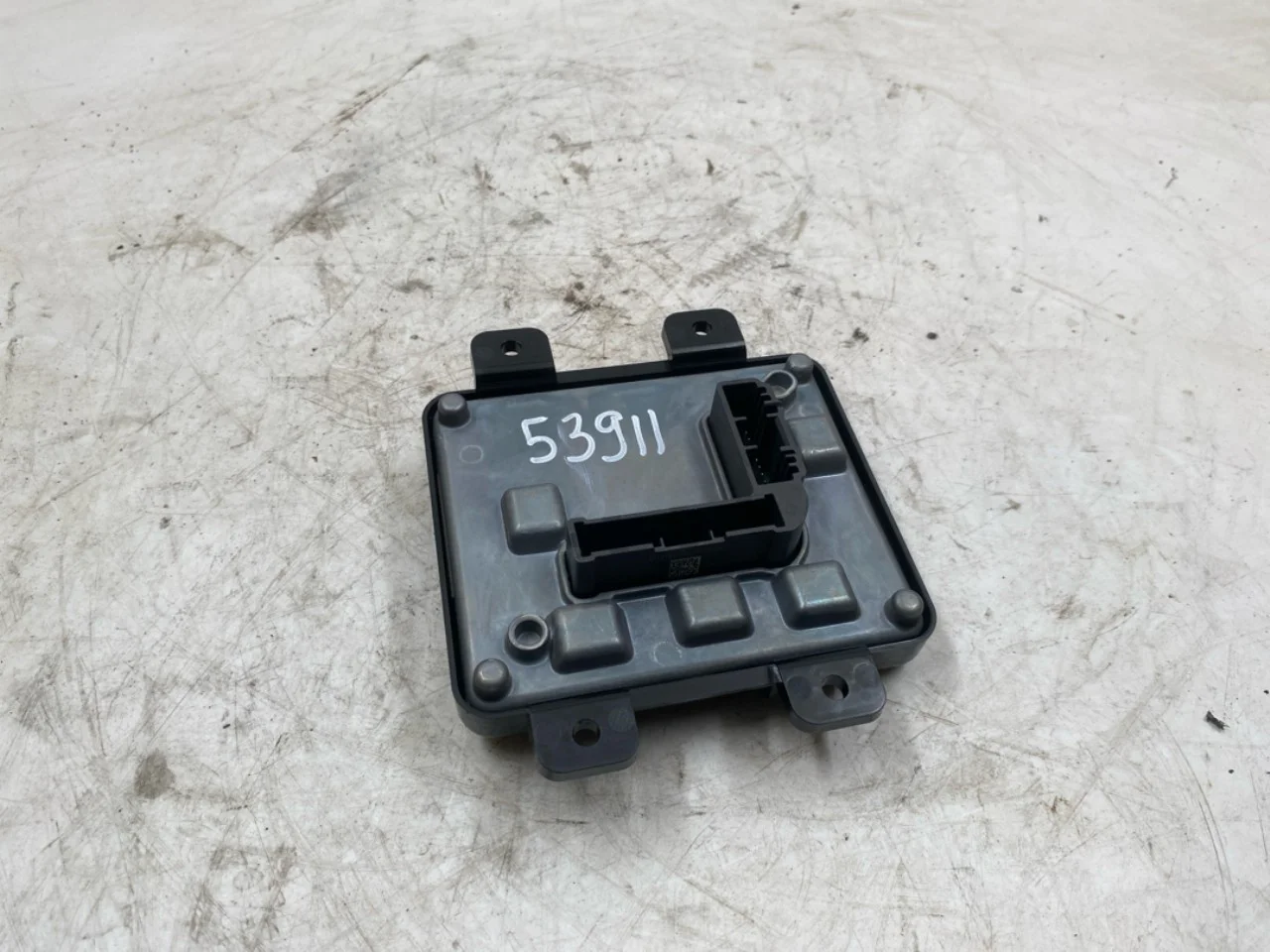 Tesla MODEL Y 2021- Vezérlőegység, egyéb
