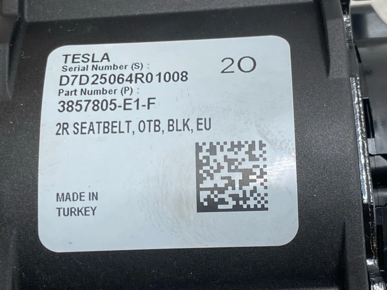 Tesla MODEL Y 2021- Biztonsági öv, hátsó, bal nézet 3