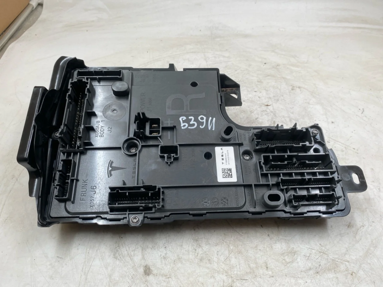 Tesla MODEL Y 2021- Vezérlőegység, klíma