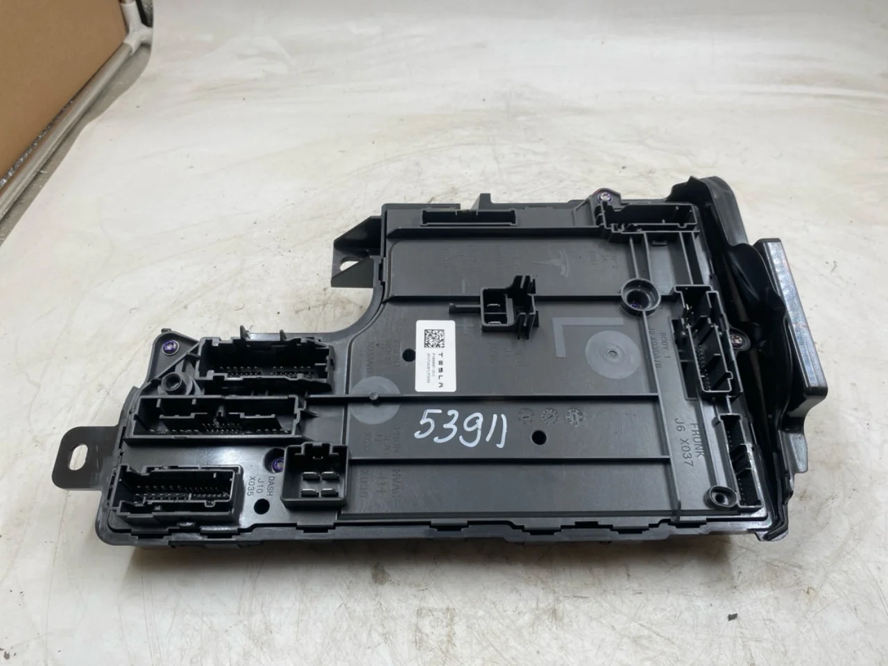 Tesla MODEL Y 2021- Vezérlőegység, klíma