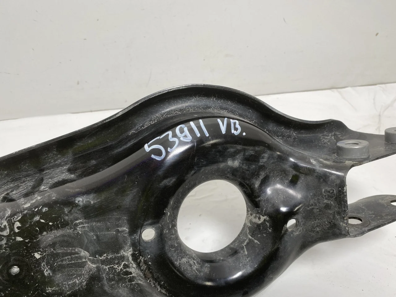 Tesla MODEL Y 2021- Control arm, rear left view 2