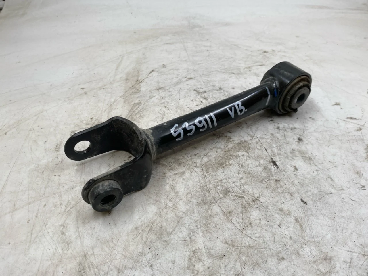 Tesla MODEL Y 2021- Control arm, rear left view 2