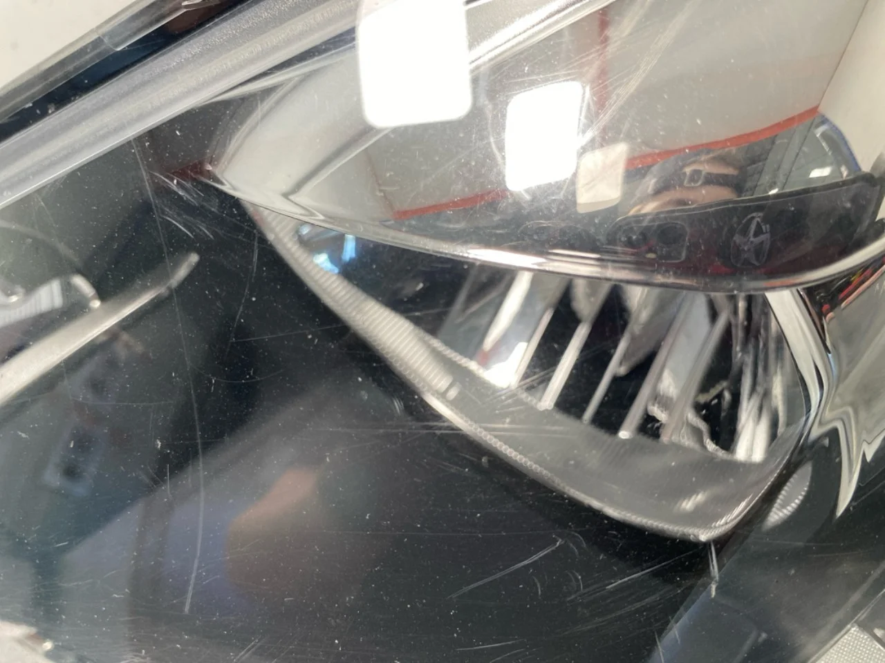 Volkswagen UP!, E-UP! Fényszóró, bal nézet 3